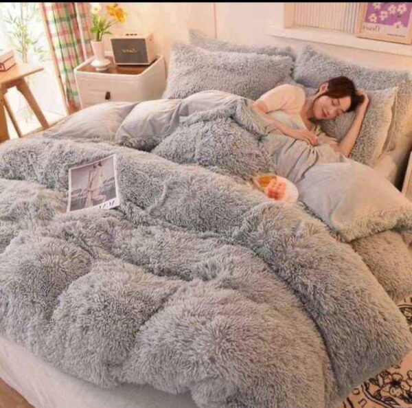 Generic 6pc Luxury Design Velvet Plush Fluffy Duvet Set-Warm Woolen Duvet FULL Set-6*7 - Image 5