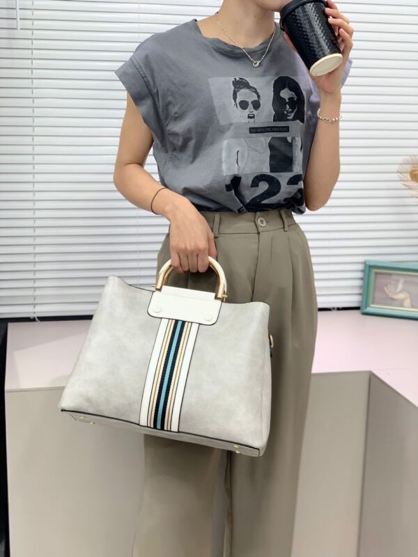 WOMEN THREE-PIECE SET TASSEL HANDBAG CROSSBODY BAG - Image 8
