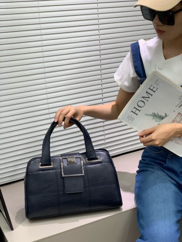 Tassel pu leather Totes Bag -Top -handle with a smaLL Purse - Image 14