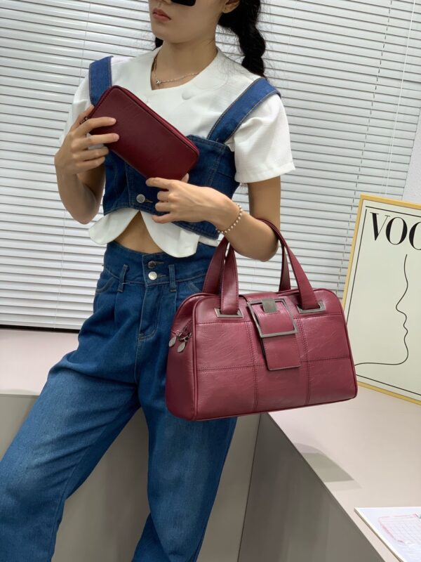 Tassel pu leather Totes Bag -Top -handle with a smaLL Purse - Image 15