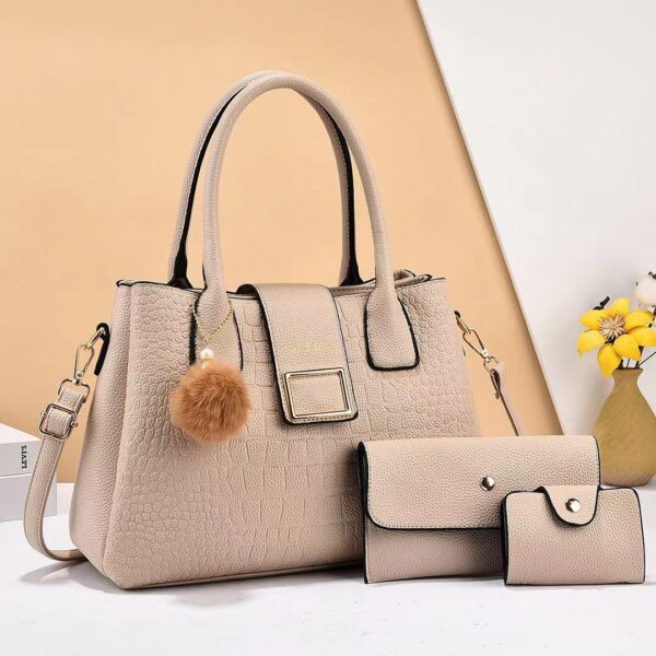 The Royal Collection: Modern Classic 3-1 ladies handbags - Image 8