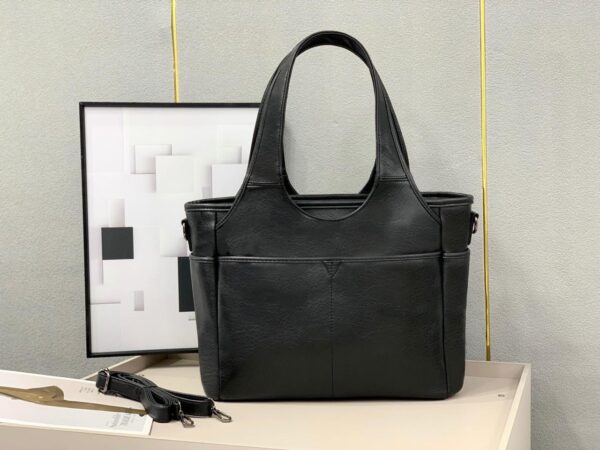 Soft Leather Classic Chic Tote Bag - Image 9