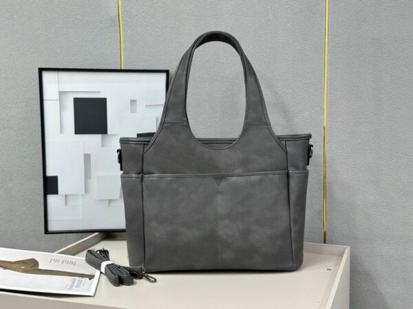 Soft Leather Classic Chic Tote Bag - Image 5
